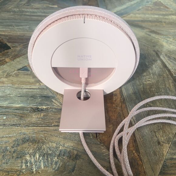 Native Union Wireless Charging Dock | Rose - Picture 5 of 11